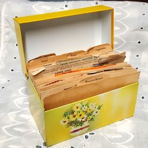 VTG Recipe Tin + Recipes Ohio Art USA Yellow Daisy Flower Bake Kitchen Storage